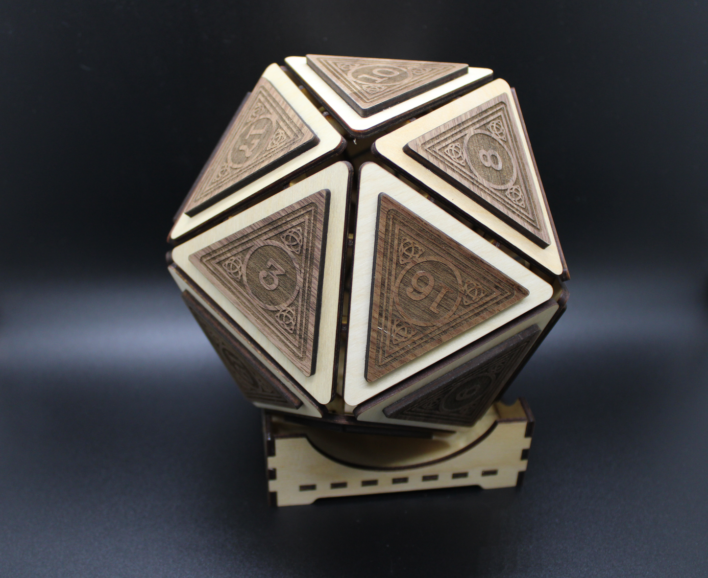 D20 Large (7")